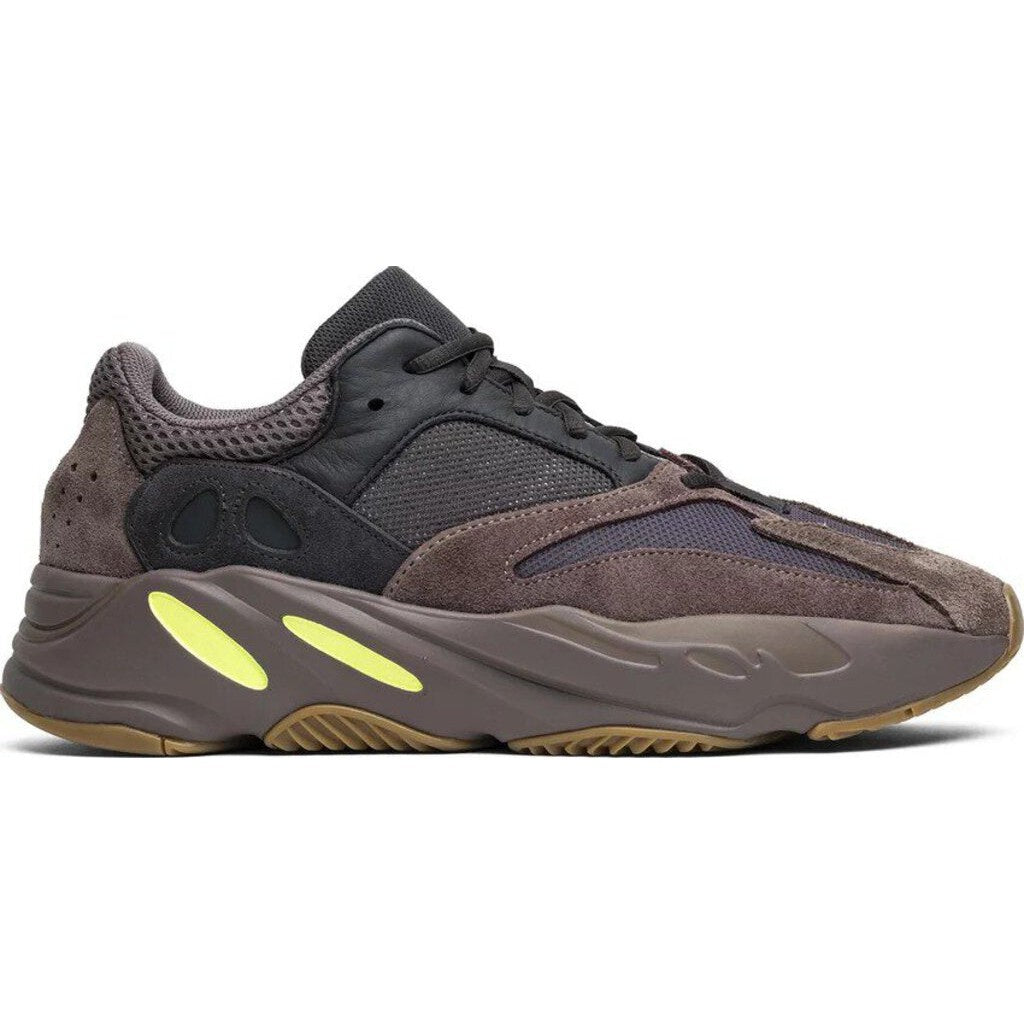 Adidas Yeezy Boost 700 &#39;Mauve&#39; M