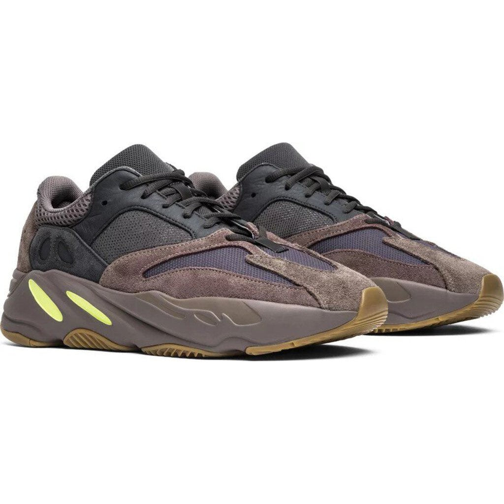 Adidas Yeezy Boost 700 &#39;Mauve&#39; M