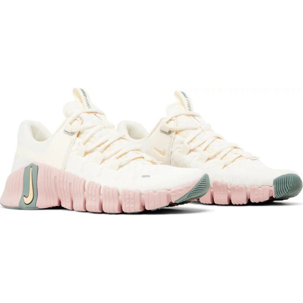 Nike Free Metcon 5 &#39;Pale Ivory Ice Peach&#39; W